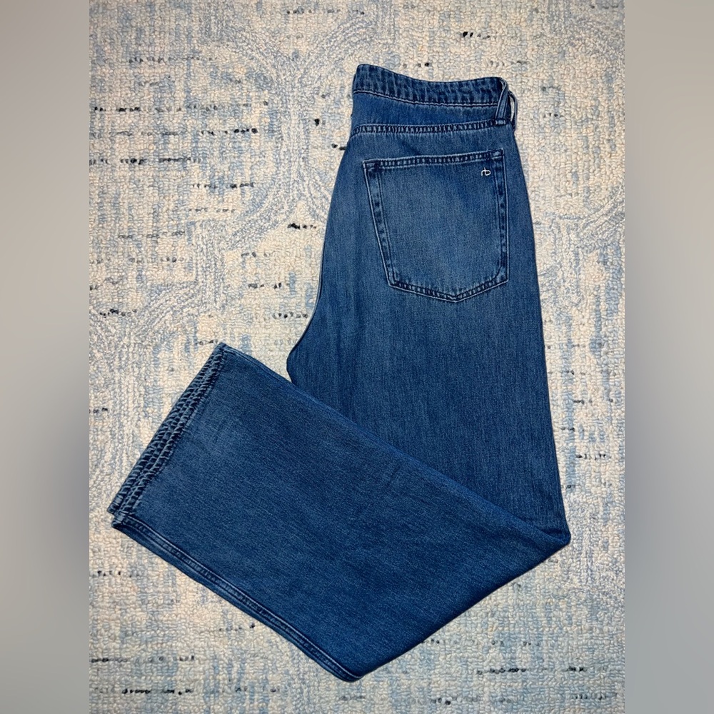 Rag & Bone Logan Mid-Rise Wide-Leg Jeans – Size 30
Retail: $255